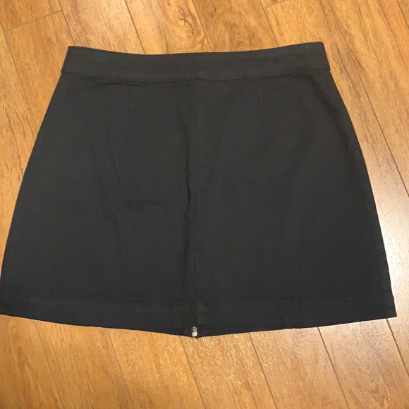 3/$25 ‼️ BNWT - H&M High Waisted A-Line Black Denim Mini Skirt with Full Zipper - Picture 4 of 5